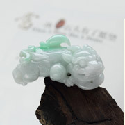 緬甸天然老坑a貨糯種翡翠招財(cái)貔貅圖