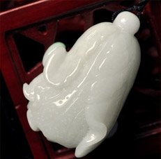 財(cái)氣逼人緬甸翡翠白菜掛件圖